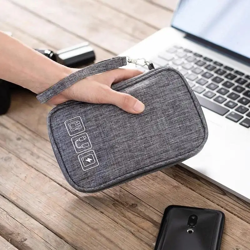 Custodia per cavi multiuso Org - Tech Accessories Bag recensione e prezzo